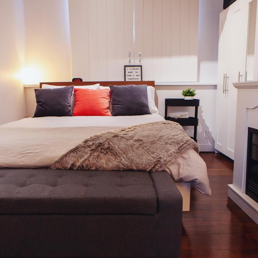 Hip Heritage Main Floor Flat In Downtown District Belleville Ngoại thất bức ảnh