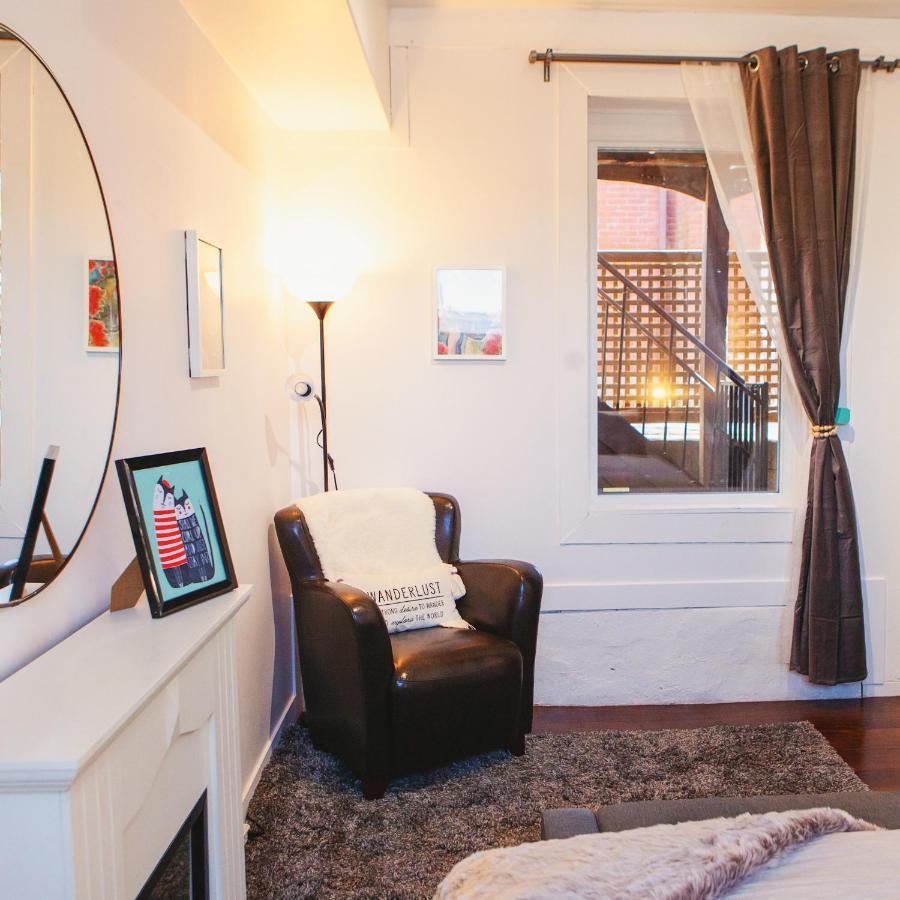 Hip Heritage Main Floor Flat In Downtown District Belleville Ngoại thất bức ảnh