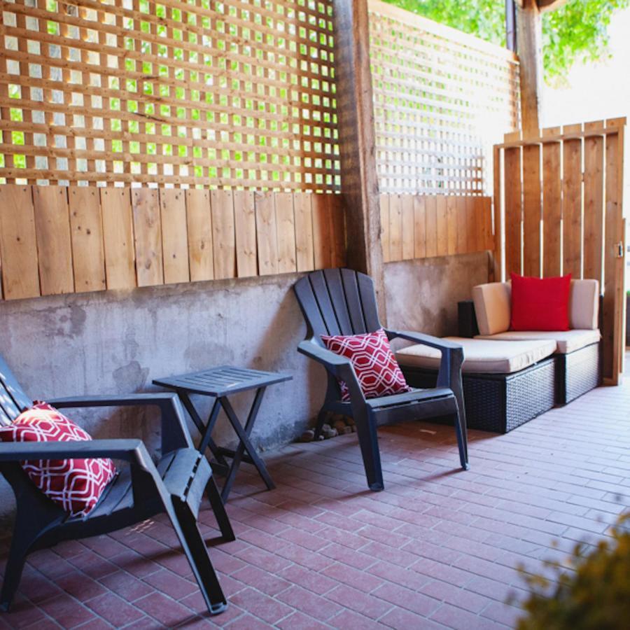 Hip Heritage Main Floor Flat In Downtown District Belleville Ngoại thất bức ảnh
